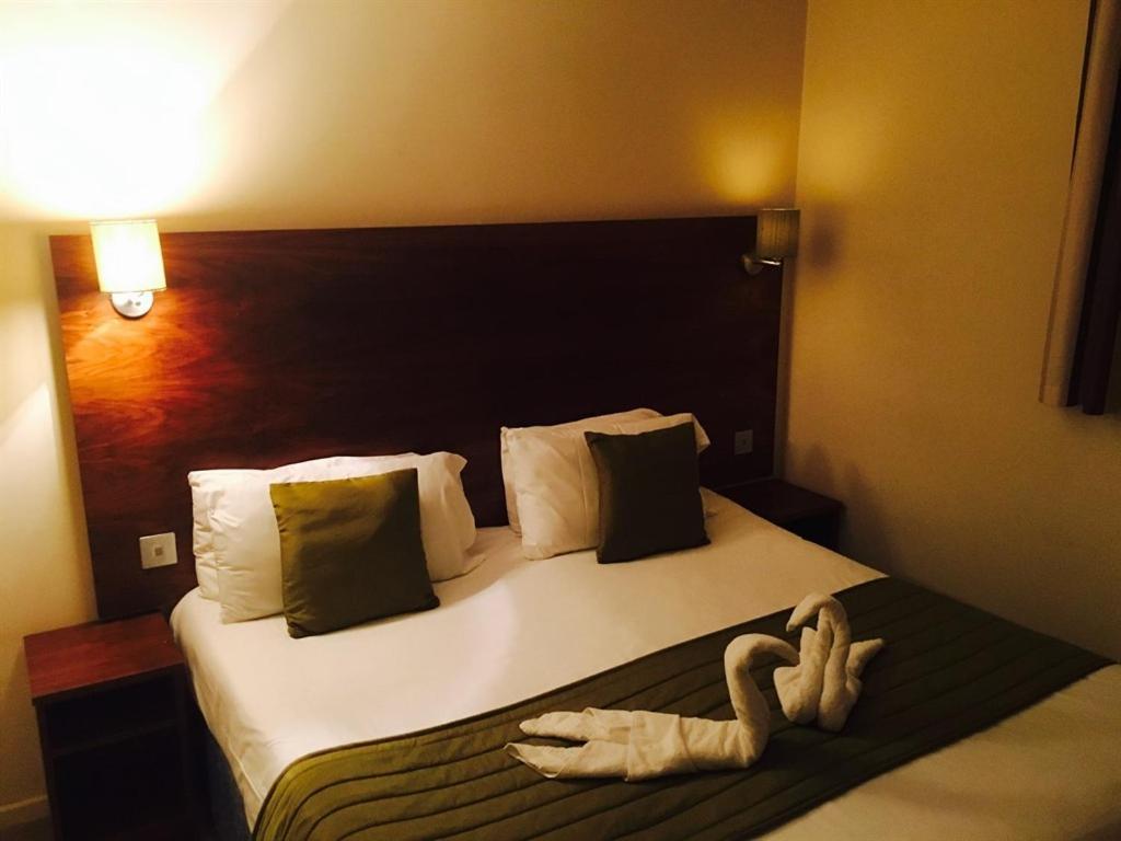 Stockwood Hotel - Luton Airport Rom bilde